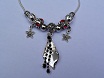 Collier fantaisie grande feuille strass noir & rouge