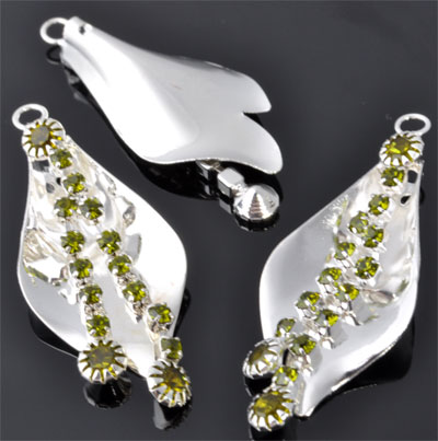 Pendentif feuille strass