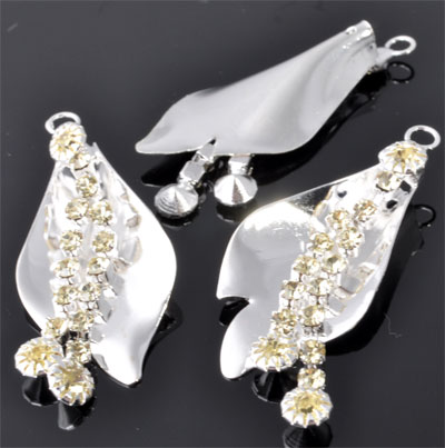 Pendentif feuille strass