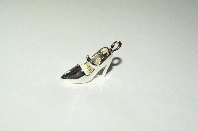 pendant chaussure à talon