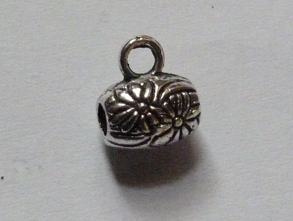 Perles bélière métal décorée