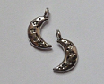 Pendentifs / breloques lune décorée